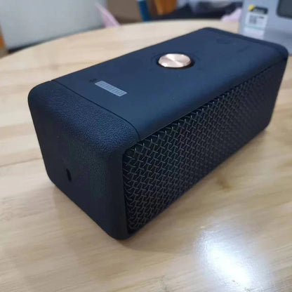 Coluna Bluetooth Marshall Emberton Portátil Preto e Dourado